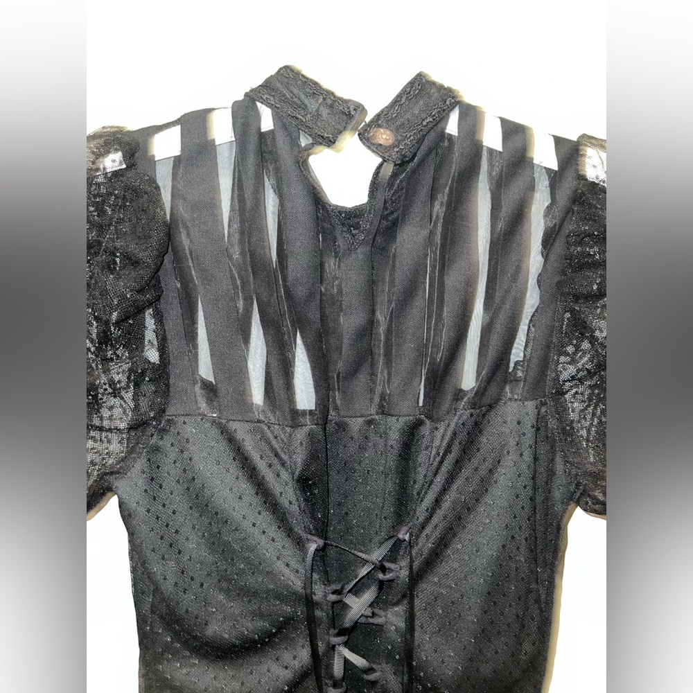 goth corset like top
rq-bl